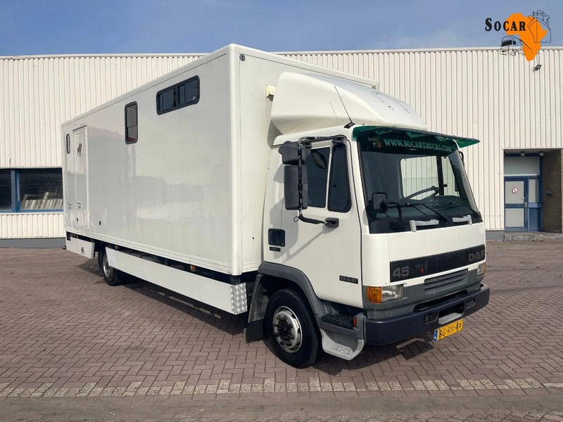 DAF LF 45.130 CLEAN HORSES NL-TRUCK - Camião de transporte de cavalos: foto 1 DAF LF 45.130 CLEAN HORSES NL-TRUCK - Camião de transporte de cavalos: foto 1