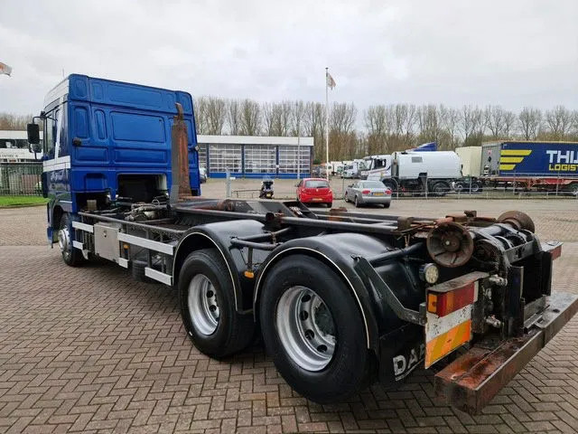 DAF XF 95.430 6x2 Manual-Gear Euro 4 - Camião chassi: foto 5 DAF XF 95.430 6x2 Manual-Gear Euro 4 - Camião chassi: foto 5