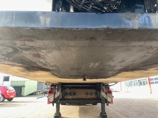 Kögel 3 AXELS (2X LIFT AXELS) DISK BRAKE 7CM FRIGO BOX - Semi-reboque furgão: foto 4 Kögel 3 AXELS (2X LIFT AXELS) DISK BRAKE 7CM FRIGO BOX - Semi-reboque furgão: foto 4