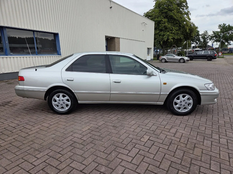 Toyota Camry 3.0 V6 24v // Automaat // leather Seats Cruise Control - Sedan: foto 2 Toyota Camry 3.0 V6 24v // Automaat // leather Seats Cruise Control - Sedan: foto 2