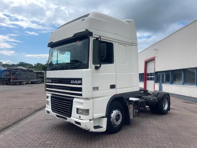 DAF XF 95.480 Euro 2 Manual-gear - Tractor: foto 3 DAF XF 95.480 Euro 2 Manual-gear - Tractor: foto 3