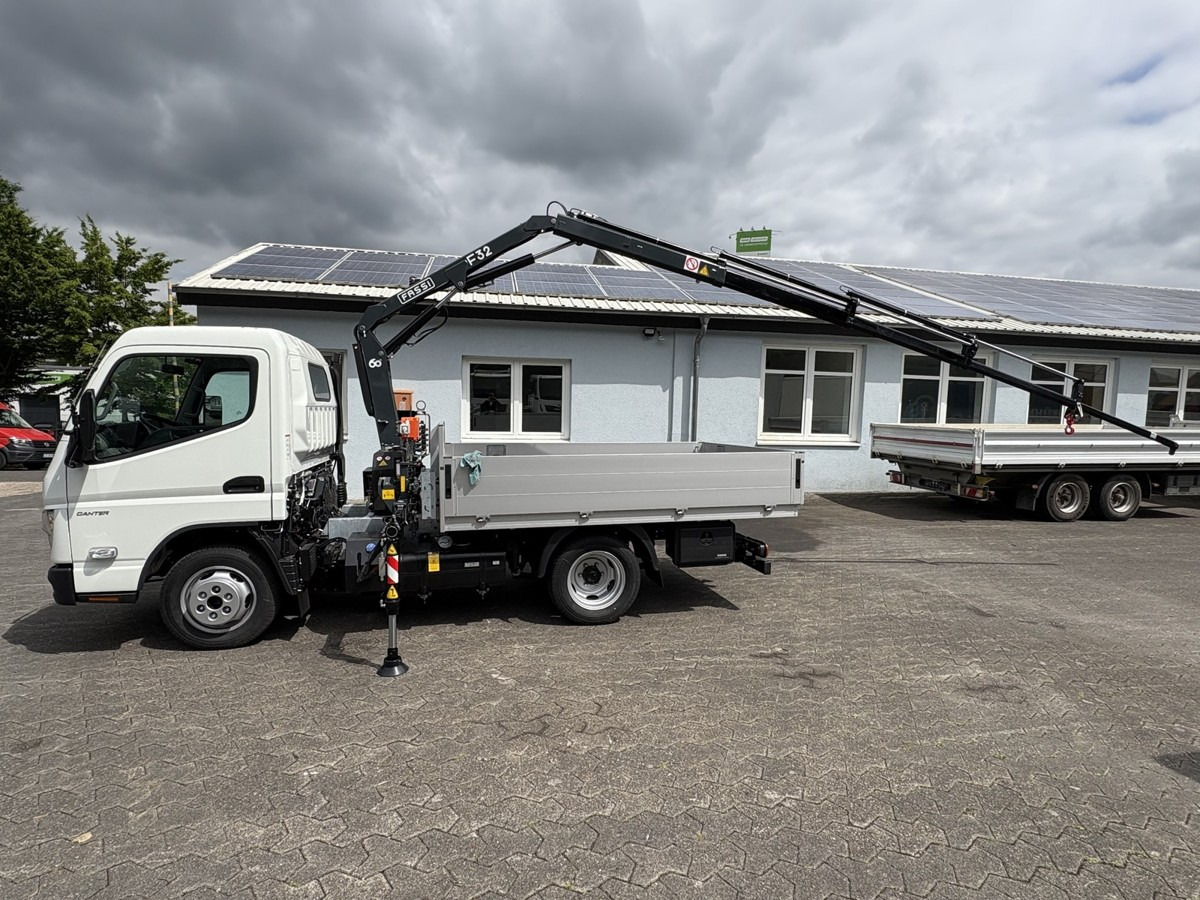FUSO 3S15 Alu Pritsche 2.80m Ladekran Funk! sofort ve - Camião grua: foto 4 FUSO 3S15 Alu Pritsche 2.80m Ladekran Funk! sofort ve - Camião grua: foto 4