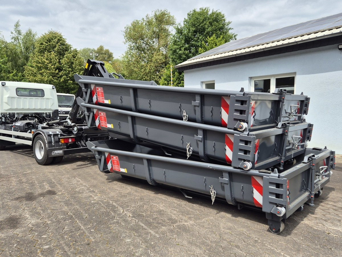 FUSO FUSO 9C18 40km/h City Abrollkipper WLF Swiss CH - Camião polibenne: foto 2 FUSO FUSO 9C18 40km/h City Abrollkipper WLF Swiss CH - Camião polibenne: foto 2