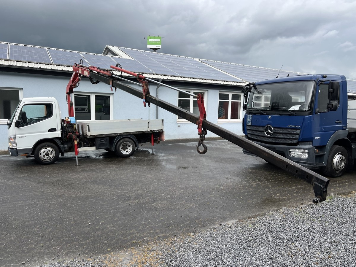MITSUBISHI Canter 5S13 m. Ladekran Ferrari 530 3xhydr1xmech - Camião polibenne, Camião grua: foto 4 MITSUBISHI Canter 5S13 m. Ladekran Ferrari 530 3xhydr1xmech - Camião polibenne, Camião grua: foto 4