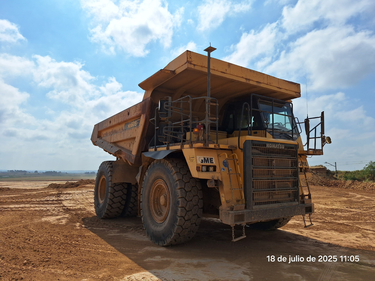 KOMATSU HD605 7-EO - Caminhão fora de estrada: foto 2 KOMATSU HD605 7-EO - Caminhão fora de estrada: foto 2
