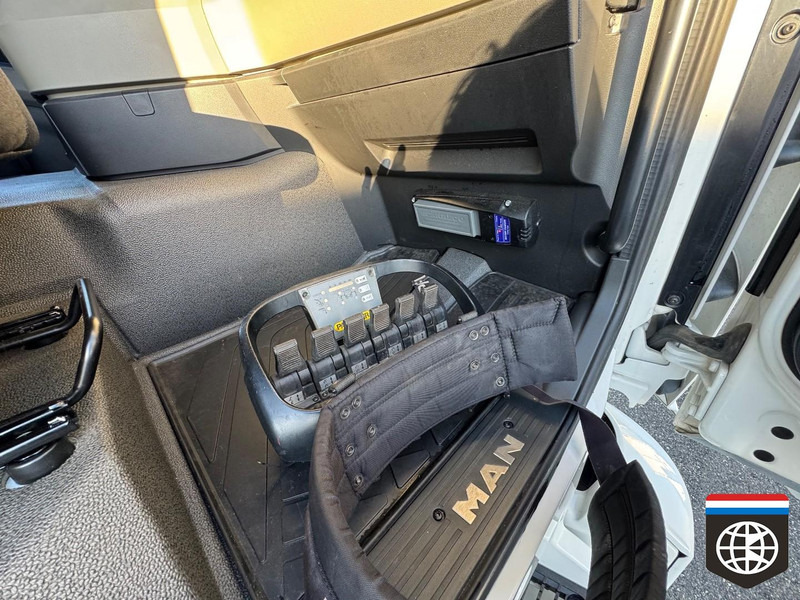 MAN TGX 26 470 PALLFINGER 19 - RETARDER - concoustaat - Camião grua: foto 5 MAN TGX 26 470 PALLFINGER 19 - RETARDER - concoustaat - Camião grua: foto 5