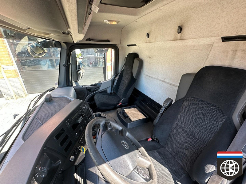 Camião de lona Mercedes-Benz ANTOS: foto 9