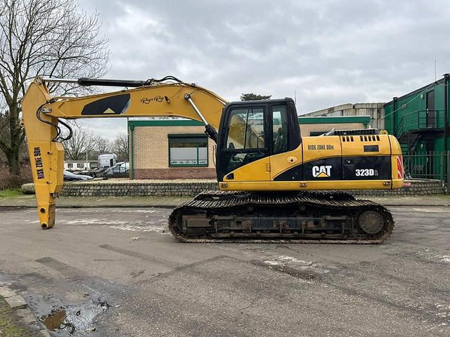 Caterpillar 323DL - 323 DL - 323D - Escavadeira: foto 1 Caterpillar 323DL - 323 DL - 323D - Escavadeira: foto 1