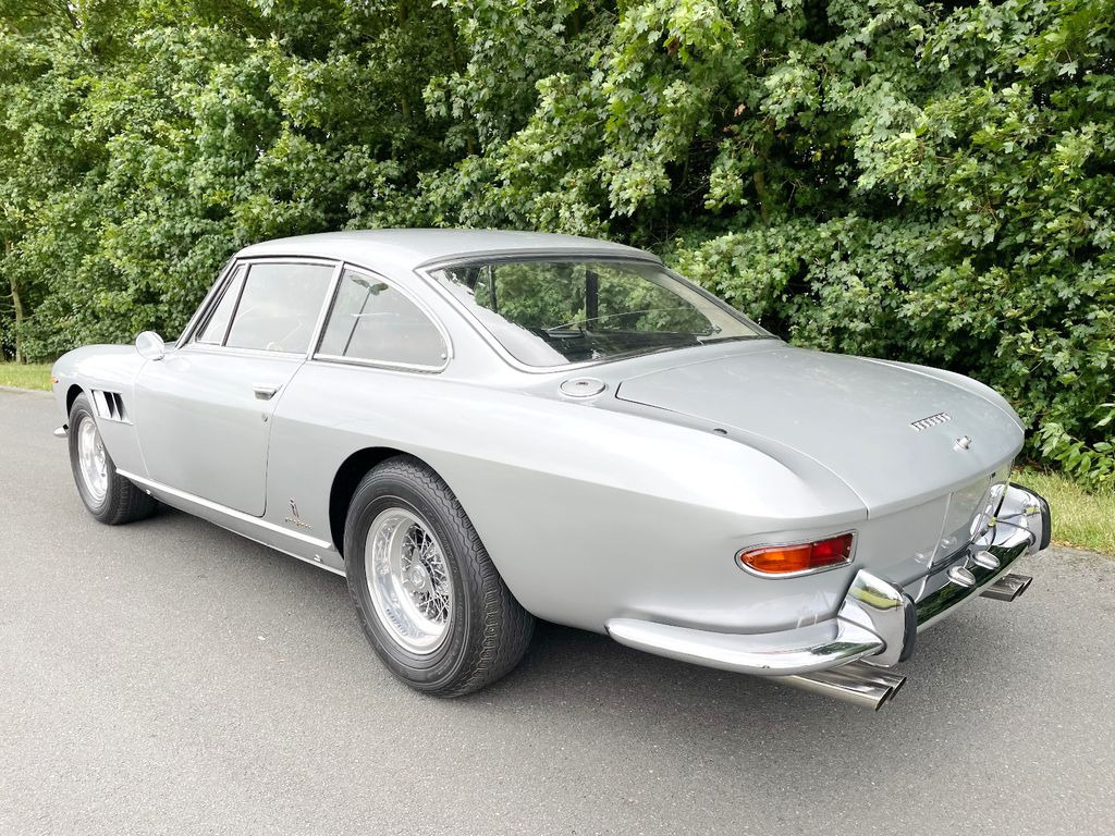 Ferrari 330 GT Coupe 2+2/TÜV neu/H-Zulassung - Automóvel: foto 5 Ferrari 330 GT Coupe 2+2/TÜV neu/H-Zulassung - Automóvel: foto 5