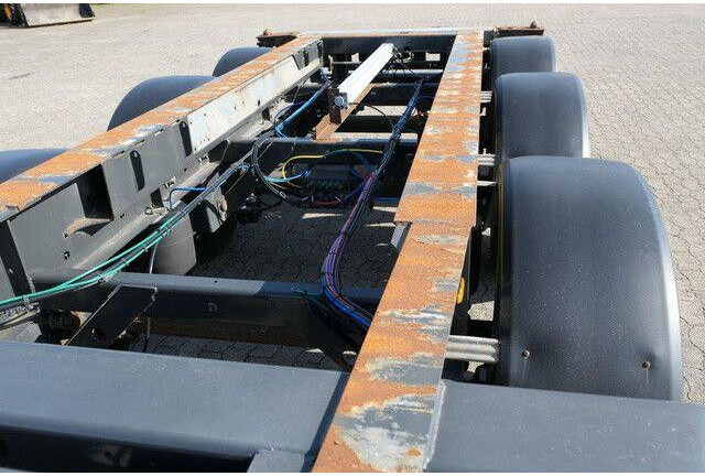 Fliegl SDS 380 SDS01, 20/30 & 40 Fuß Container, BPW - Semi-reboque baixa: foto 4 Fliegl SDS 380 SDS01, 20/30 & 40 Fuß Container, BPW - Semi-reboque baixa: foto 4