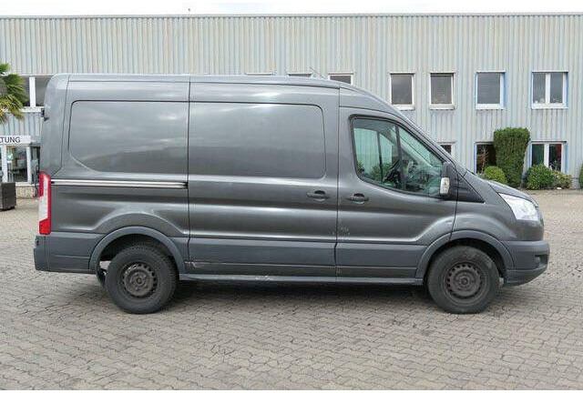 Ford Transit 4x2, 3 Sitz, Klima, AHK, Handwerker - Furgão: foto 2 Ford Transit 4x2, 3 Sitz, Klima, AHK, Handwerker - Furgão: foto 2
