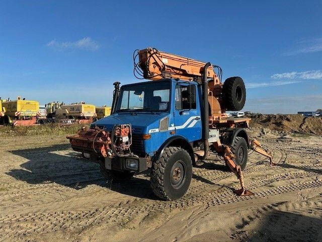 Unimog U 1450 4x4, Zug & Bergwinde, Kran, Greifer, AH - Máquina de construção: foto 4 Unimog U 1450 4x4, Zug & Bergwinde, Kran, Greifer, AH - Máquina de construção: foto 4
