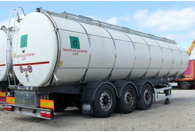 Menci SA 105, isoliert, 32m³, 4 Kammern, Alu-Felgen - Semirreboque tanque: foto 3 Menci SA 105, isoliert, 32m³, 4 Kammern, Alu-Felgen - Semirreboque tanque: foto 3