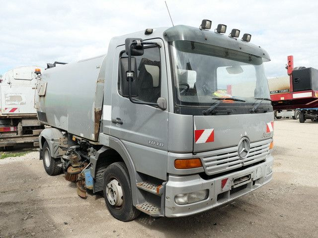 Mercedes-Benz 1018 KO atego 4x2, Bucher-Schörling, Klima - Varredora urbana: foto 3 Mercedes-Benz 1018 KO atego 4x2, Bucher-Schörling, Klima - Varredora urbana: foto 3