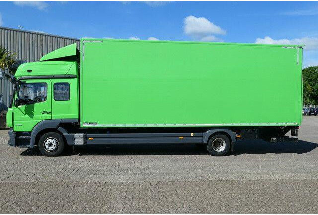 Mercedes-Benz 1023 L Atego 4x2, Schlafkabine, AHK, LBW, Möbel - Camião furgão: foto 2 Mercedes-Benz 1023 L Atego 4x2, Schlafkabine, AHK, LBW, Möbel - Camião furgão: foto 2