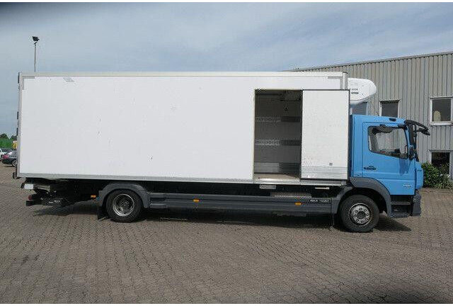 Mercedes-Benz 1323 L Atego, Thermo King T-800R, LBW, Trennwand - Camião frigorífico: foto 3 Mercedes-Benz 1323 L Atego, Thermo King T-800R, LBW, Trennwand - Camião frigorífico: foto 3