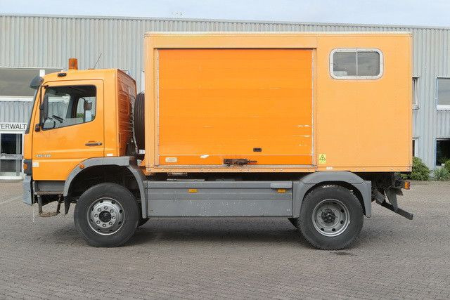 Mercedes-Benz 1518 A Atego 4X4, Klima, AHK, Allrad, Rolltor - Camião furgão: foto 2 Mercedes-Benz 1518 A Atego 4X4, Klima, AHK, Allrad, Rolltor - Camião furgão: foto 2
