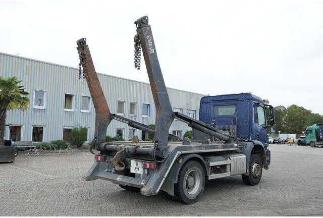 Mercedes-Benz 1832 K Arocs 4x2, Hiab SLT 140, teleskop., Klima - Camião com sistema de cabo: foto 4 Mercedes-Benz 1832 K Arocs 4x2, Hiab SLT 140, teleskop., Klima - Camião com sistema de cabo: foto 4