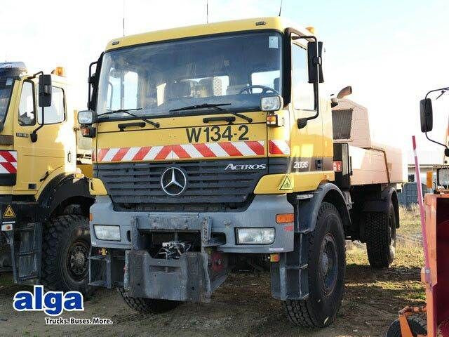 Mercedes-Benz 2035 AK Actros 4x4, Kehrmaschine Schmidt, Allrad - Veículo limpa-neves: foto 3 Mercedes-Benz 2035 AK Actros 4x4, Kehrmaschine Schmidt, Allrad - Veículo limpa-neves: foto 3