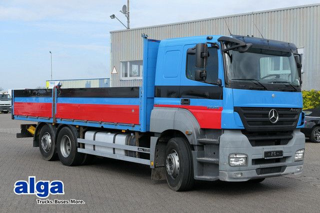 Mercedes-Benz 2536 L Axor 6x2, Gerüstbau, Liftachse, AHK,Klima - Camião de caixa aberta/ Plataforma: foto 1 Mercedes-Benz 2536 L Axor 6x2, Gerüstbau, Liftachse, AHK,Klima - Camião de caixa aberta/ Plataforma: foto 1