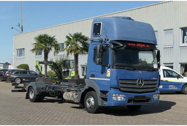 Mercedes-Benz 918 L Atego 4x2, Nebenantrieb, Standklima - Camião chassi: foto 1 Mercedes-Benz 918 L Atego 4x2, Nebenantrieb, Standklima - Camião chassi: foto 1