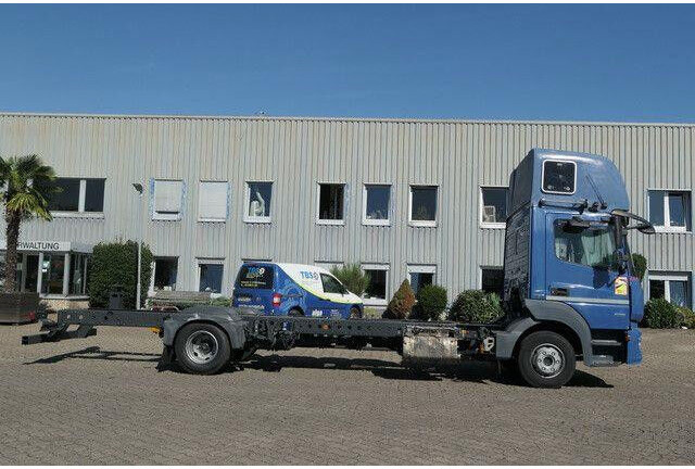Mercedes-Benz 918 L Atego 4x2, Nebenantrieb, Standklima - Camião chassi: foto 2 Mercedes-Benz 918 L Atego 4x2, Nebenantrieb, Standklima - Camião chassi: foto 2