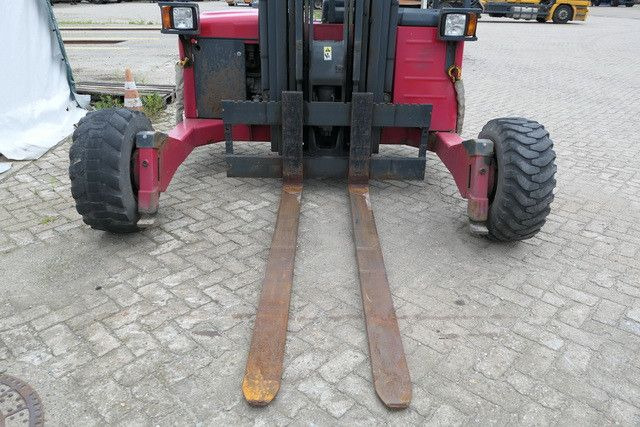 Moffett M4 25.3, Mitnahmestapler, 2.500kg, 3m Hubhöhe - Empilhadeira montada em caminhão: foto 3 Moffett M4 25.3, Mitnahmestapler, 2.500kg, 3m Hubhöhe - Empilhadeira montada em caminhão: foto 3