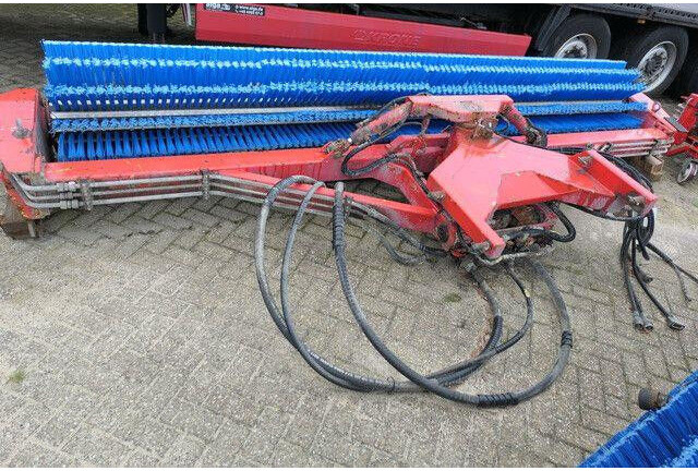 Schmidt CJS 914 Super Walzenbürste, Kehrbesen, 4.2mtr. - Vassoura: foto 5 Schmidt CJS 914 Super Walzenbürste, Kehrbesen, 4.2mtr. - Vassoura: foto 5