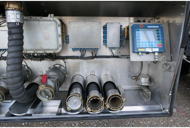 Schrader Z-STA24-42.7/4, Peilstab, 43m³, 4 Kammern - Semirreboque tanque: foto 4 Schrader Z-STA24-42.7/4, Peilstab, 43m³, 4 Kammern - Semirreboque tanque: foto 4