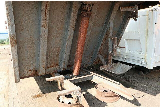 Stahl Hinterkippmulde ca. 18 cbm, Hilfsrahmen - Camião basculante: foto 2 Stahl Hinterkippmulde ca. 18 cbm, Hilfsrahmen - Camião basculante: foto 2