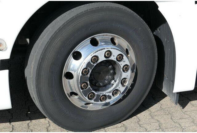 Tractor MAN 18.500 TGX 4x2, XXL, Intarder,Standklima,2x Tank: foto 9 Tractor MAN 18.500 TGX 4x2, XXL, Intarder,Standklima,2x Tank: foto 9