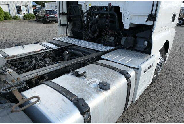 Tractor MAN 18.500 TGX 4x2, XXL, Intarder,Standklima,2x Tank: foto 8 Tractor MAN 18.500 TGX 4x2, XXL, Intarder,Standklima,2x Tank: foto 8