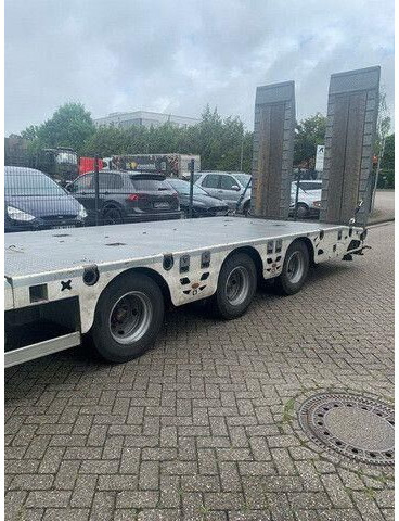 Vega 3-Achser, Hydr. Rampen, Verzinkt, Gelenkt - Semi-reboque baixa: foto 3 Vega 3-Achser, Hydr. Rampen, Verzinkt, Gelenkt - Semi-reboque baixa: foto 3