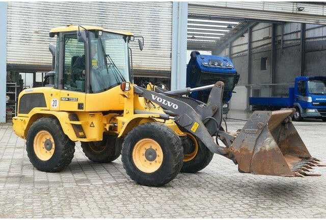 Volvo L30G, 4+1 Schaufel, Palettengabel, Hydr. S.W.S. - Pá carregadora de rodas: foto 2 Volvo L30G, 4+1 Schaufel, Palettengabel, Hydr. S.W.S. - Pá carregadora de rodas: foto 2