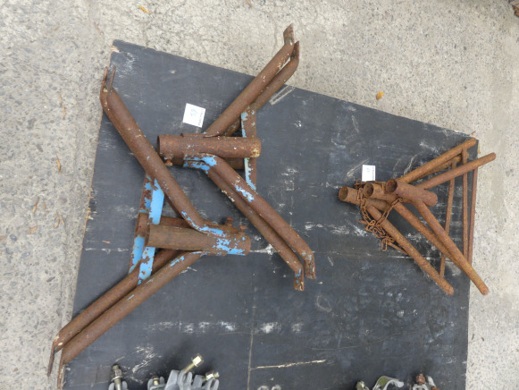 7 Pieds pour échafaudage - Equipamento de construção: foto 1 7 Pieds pour échafaudage - Equipamento de construção: foto 1