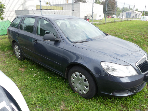 Break Skoda Octavia Combi (2011-97.803 km) - Automóvel: foto 4 Break Skoda Octavia Combi (2011-97.803 km) - Automóvel: foto 4