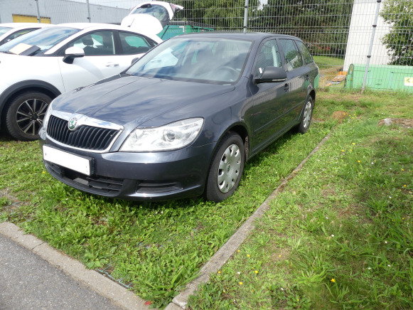 Break Skoda Octavia Combi (2011-97.803 km) - Automóvel: foto 2 Break Skoda Octavia Combi (2011-97.803 km) - Automóvel: foto 2