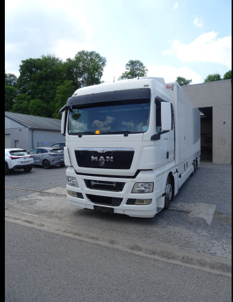 Camion MAN TGX26.400 (2009-731.695 km-VIN:WMA21XZZ7AW137860) - Camião furgão: foto 2 Camion MAN TGX26.400 (2009-731.695 km-VIN:WMA21XZZ7AW137860) - Camião furgão: foto 2