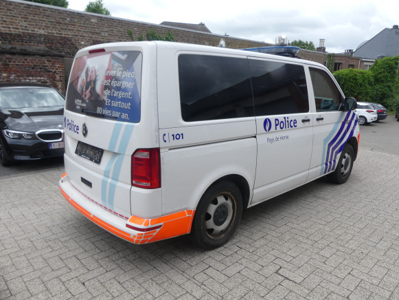 Camionnette, combi de police Volkswagen (2019-243.344 km) - Automóvel: foto 3 Camionnette, combi de police Volkswagen (2019-243.344 km) - Automóvel: foto 3