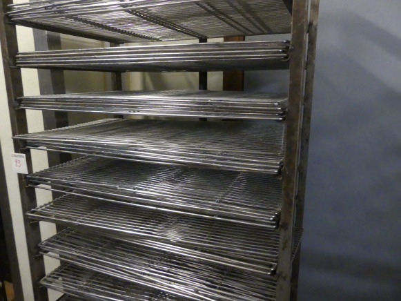 Chariot avec grilles 60x40 cm - Máquina de padaria: foto 5 Chariot avec grilles 60x40 cm - Máquina de padaria: foto 5