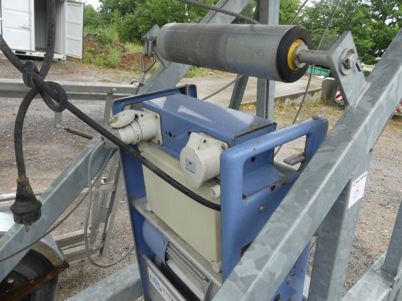 Equipamento de construção Monte charge tractable Intermat BL400G: foto 6