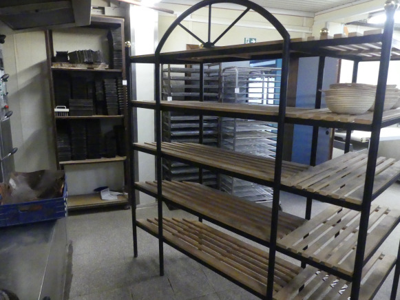 Présentoir à pain en L - Máquina de padaria: foto 4 Présentoir à pain en L - Máquina de padaria: foto 4