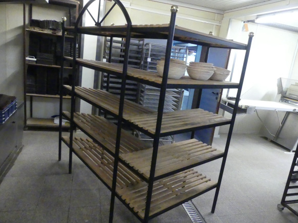 Présentoir à pain en L - Máquina de padaria: foto 2 Présentoir à pain en L - Máquina de padaria: foto 2