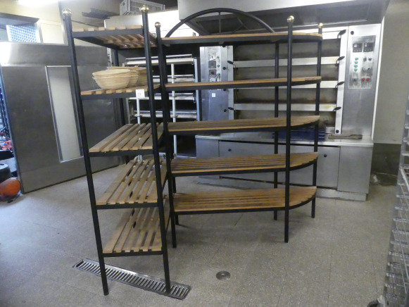 Présentoir à pain en L - Máquina de padaria: foto 1 Présentoir à pain en L - Máquina de padaria: foto 1