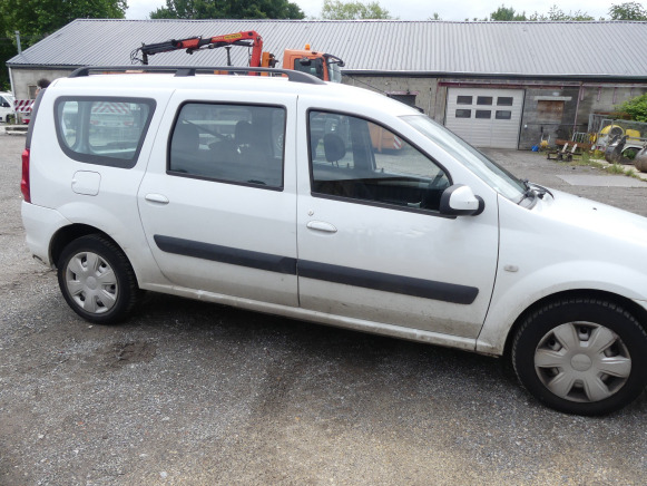 REF:1RFU370 - Voiture Dacia Logan Break SD (2012-63.842 km) - Automóvel: foto 4 REF:1RFU370 - Voiture Dacia Logan Break SD (2012-63.842 km) - Automóvel: foto 4