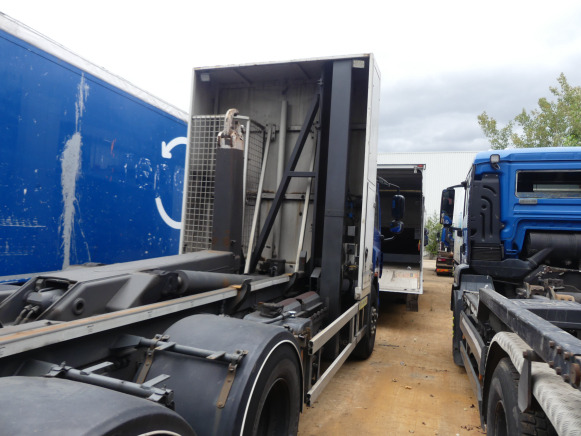 REF:7612 - Camion porte-container DAF FANCF 75 (2012-455.072 km) - Camião polibenne: foto 4 REF:7612 - Camion porte-container DAF FANCF 75 (2012-455.072 km) - Camião polibenne: foto 4
