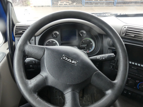 REF:BZ-DF-46 - Camion poubelle DAF FAG CF75 (2011-333.637 km) - Caminhão de lixo: foto 5 REF:BZ-DF-46 - Camion poubelle DAF FAG CF75 (2011-333.637 km) - Caminhão de lixo: foto 5