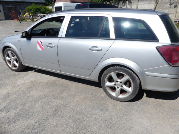 REF:TRF008 - Voiture Opel Astra break (2005-158.167 km) - Automóvel: foto 4 REF:TRF008 - Voiture Opel Astra break (2005-158.167 km) - Automóvel: foto 4