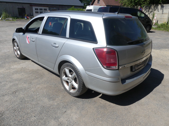 REF:TRF008 - Voiture Opel Astra break (2005-158.167 km) - Automóvel: foto 3 REF:TRF008 - Voiture Opel Astra break (2005-158.167 km) - Automóvel: foto 3