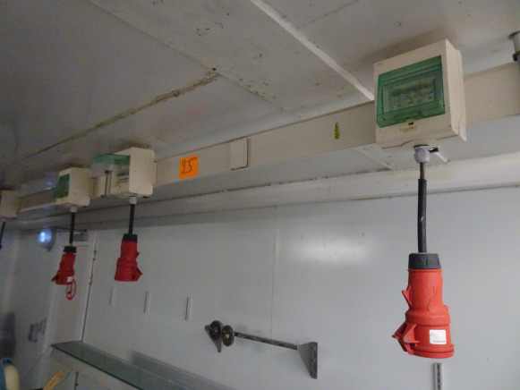 Rails d'approvisionnement d'électricité, S d'approvisionnement d'élecApprovisionnemerpprol Nt D'électricité, Marque Canalis - Equipamento de processamento de alimentos: foto 3 Rails d'approvisionnement d'électricité, S d'approvisionnement d'élecApprovisionnemerpprol Nt D'électricité, Marque Canalis - Equipamento de processamento de alimentos: foto 3